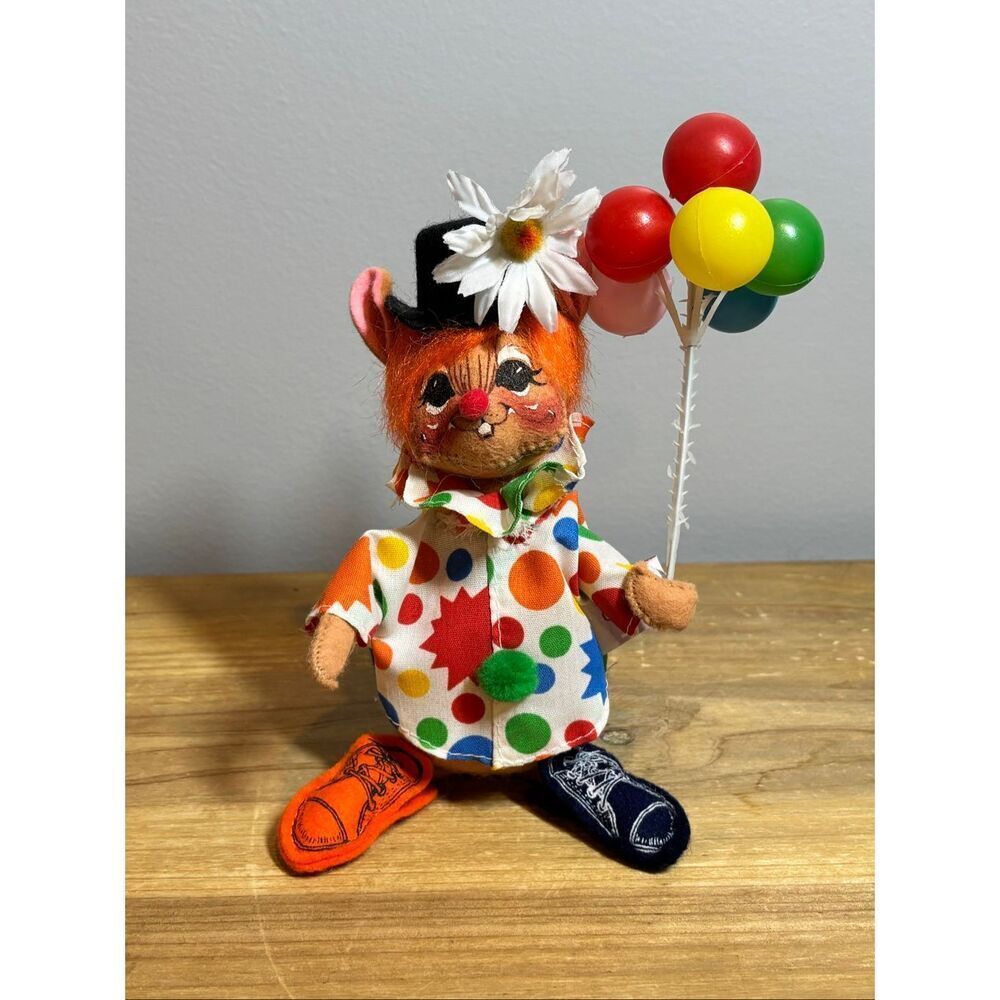 Annalee 6” Circus Clown Mouse with Balloons 1997
